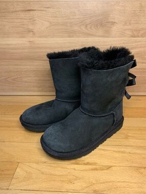 UGG Bailey Bow II Kids Black Boots - Size 3